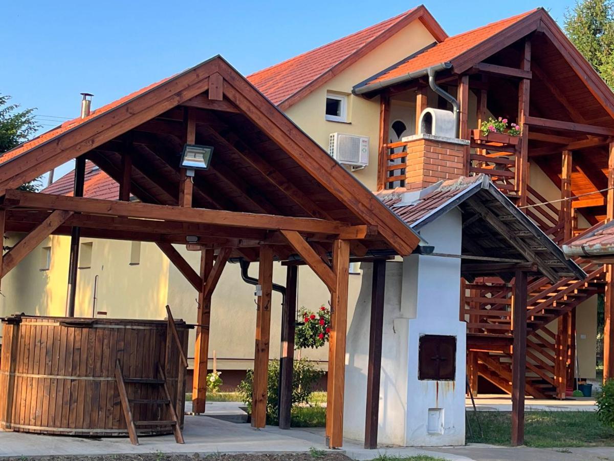 Venusz Ueduelocentrum Tiszacsege Ngoại thất bức ảnh